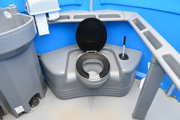 Best Porta potty delivery and setup  in Rugby, ND